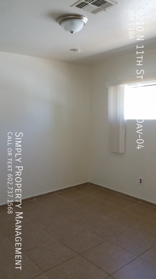 Foto del edificio - 9210 North 11th St