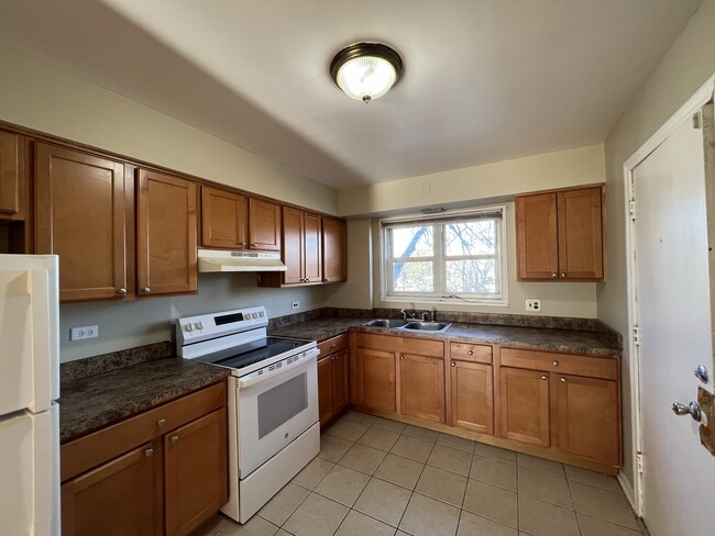 Foto del edificio - 560 Princeton St