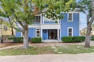 Building Photo - 3210 Hampton Rd