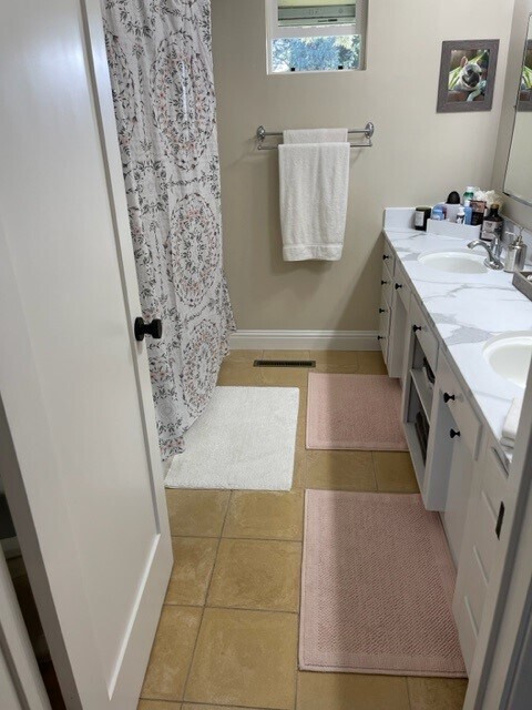 Building Photo - 425 Riverview Dr