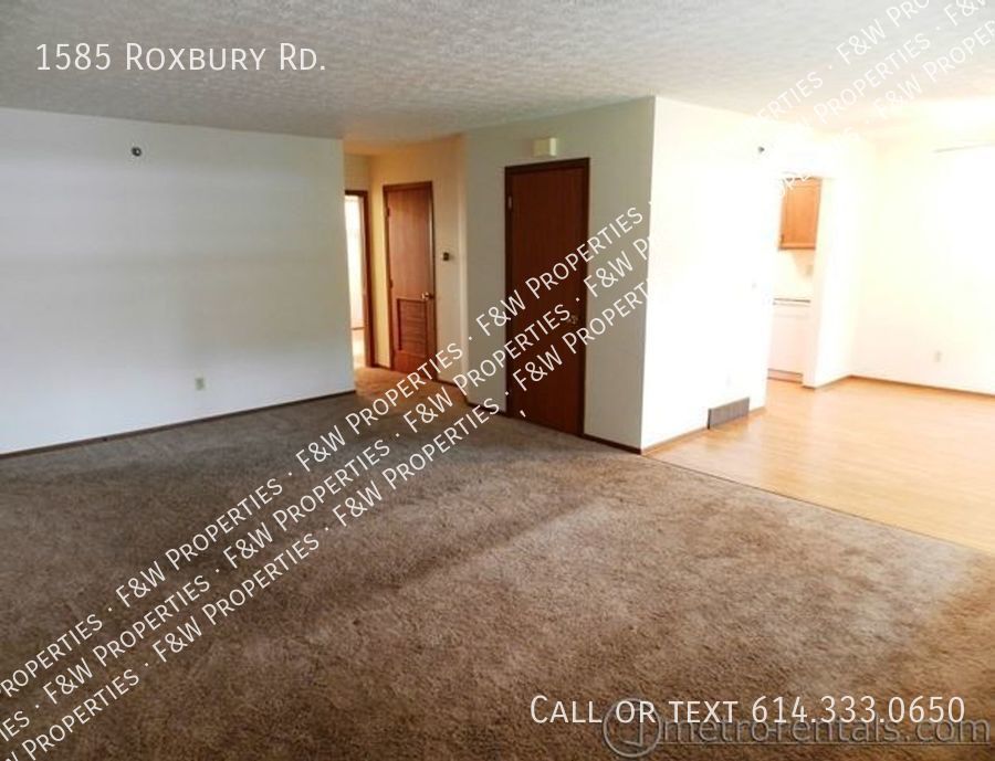 Primary Photo - Beautiful spacious 2 BD, 2 BA apartment wi...