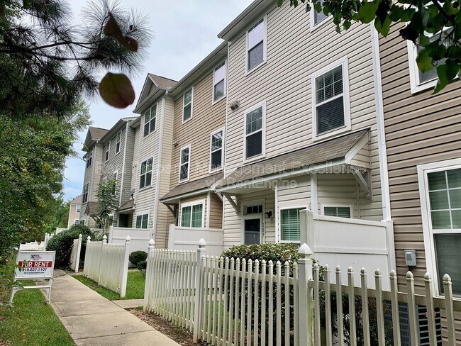 Foto del edificio - 300 Coalinga Lane