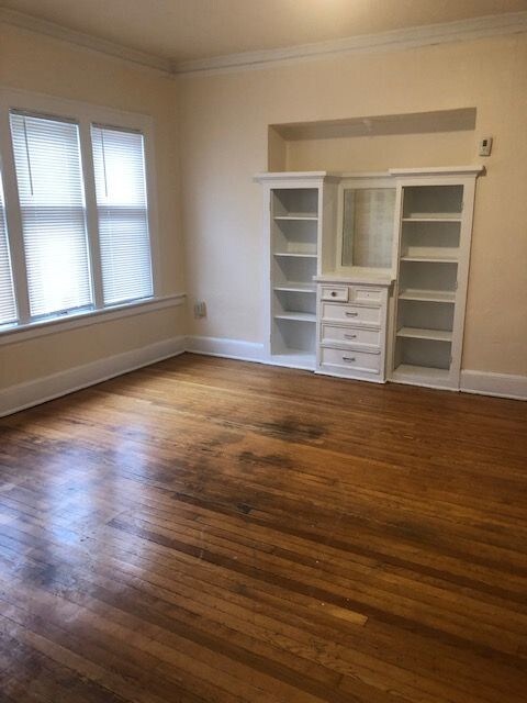 Building Photo - 2625 N. 44th Street - 2 Bedroom Upper