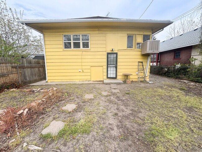 Foto del edificio - 1456 S Edison St