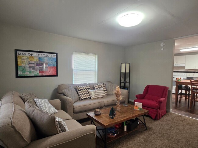 Building Photo - Knoxville 37921 - 3 bedroom 1 bath - call ...