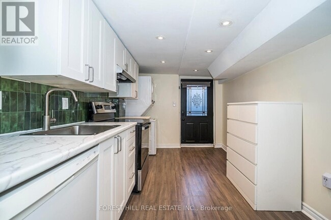 Photo du bâtiment - 181 Montrose Ave