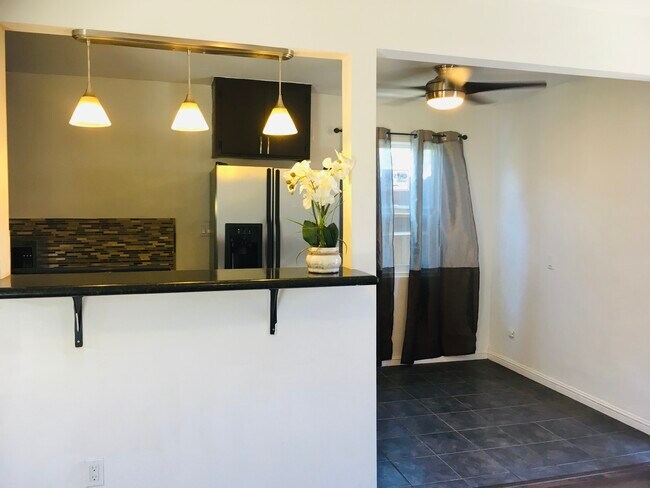 Foto del edificio - 2120 Grand Ave