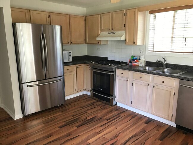 Foto del edificio - 1545 Thornfield Ln