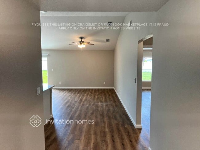 Foto del edificio - 2482 SW Fair Isle Rd