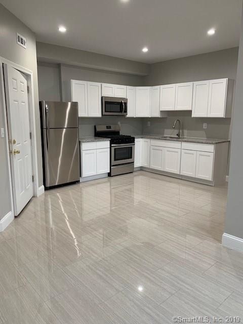 Foto principal - 336 St John St