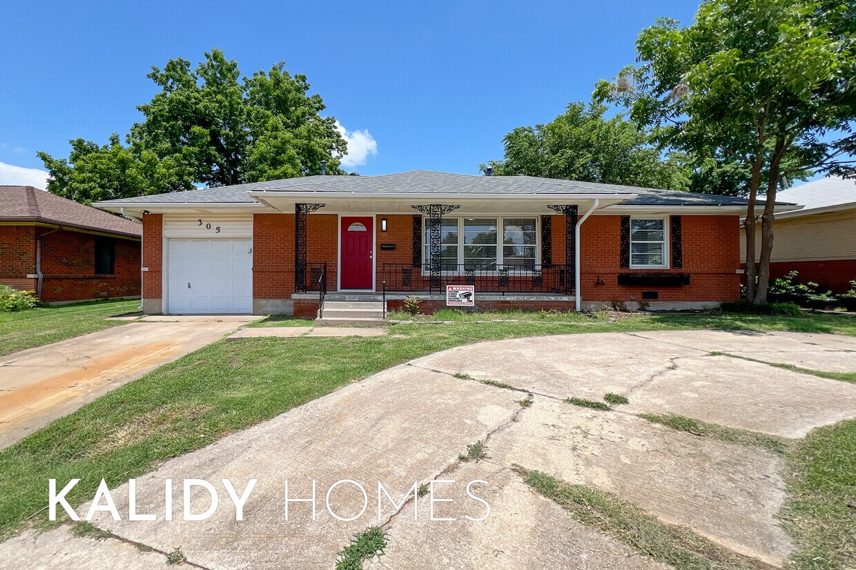 Primary Photo - 305 W Coe Dr