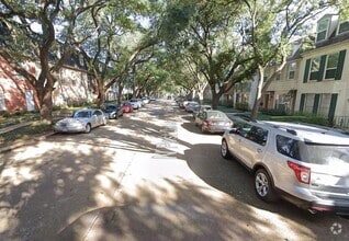 Building Photo - 376 N Post Oak Ln