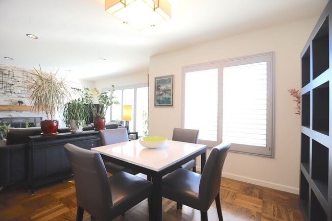 Foto del edificio - 140 Avalon Dr