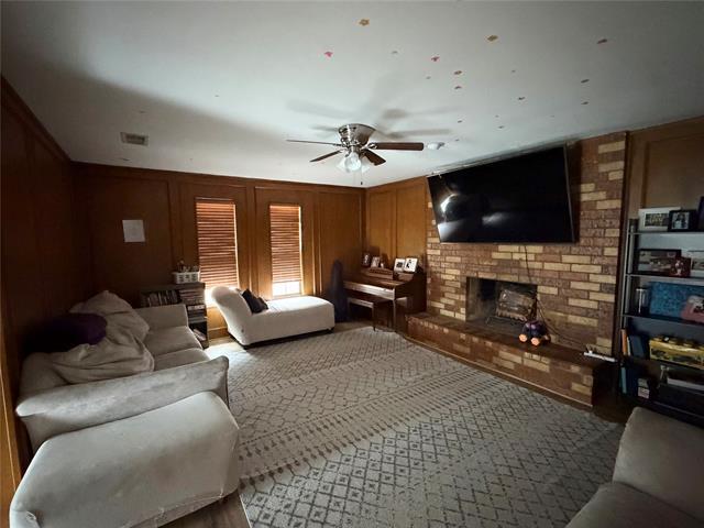 Foto del edificio - 309 W Stoneybrook Dr