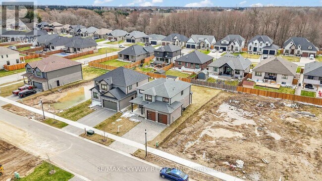 Building Photo - 176 Foxborough Pl