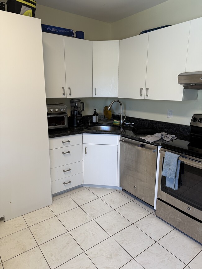 Building Photo - 51 N Main St