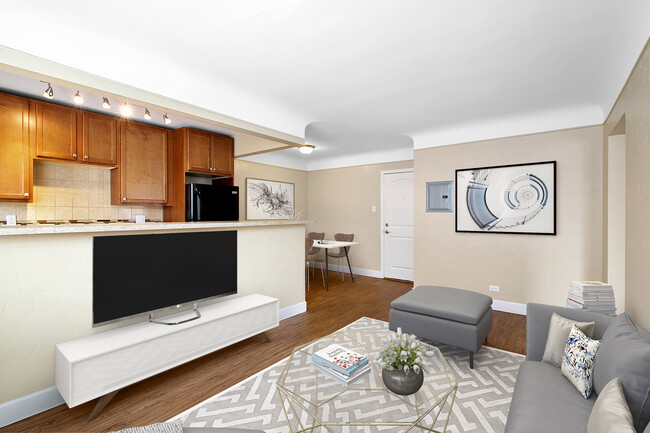 Foto del edificio - Stunning Updated 2BR 1BA behind Snooze!