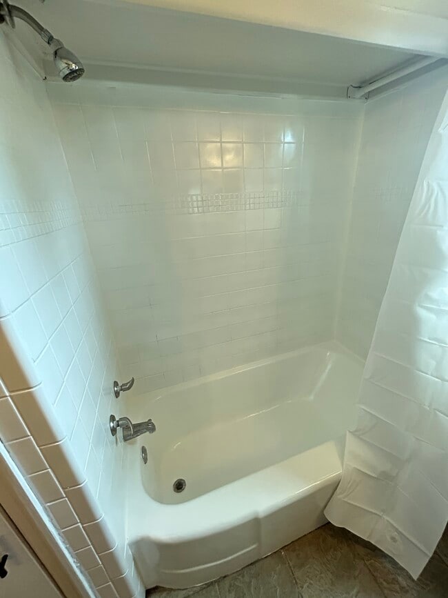 Foto del edificio - 5420 E 1st St N