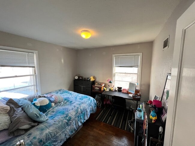 Building Photo - 2 Bedroom Home located across from KSU Campus