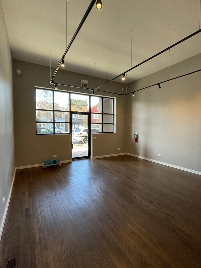 Foto del edificio - 1451 N Ashland Ave