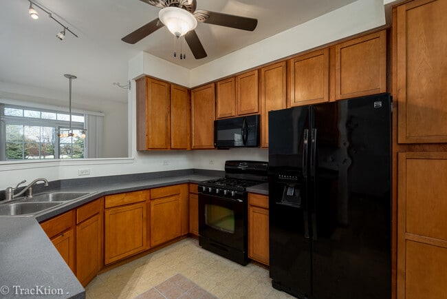 Building Photo - 104 Concord Dr S