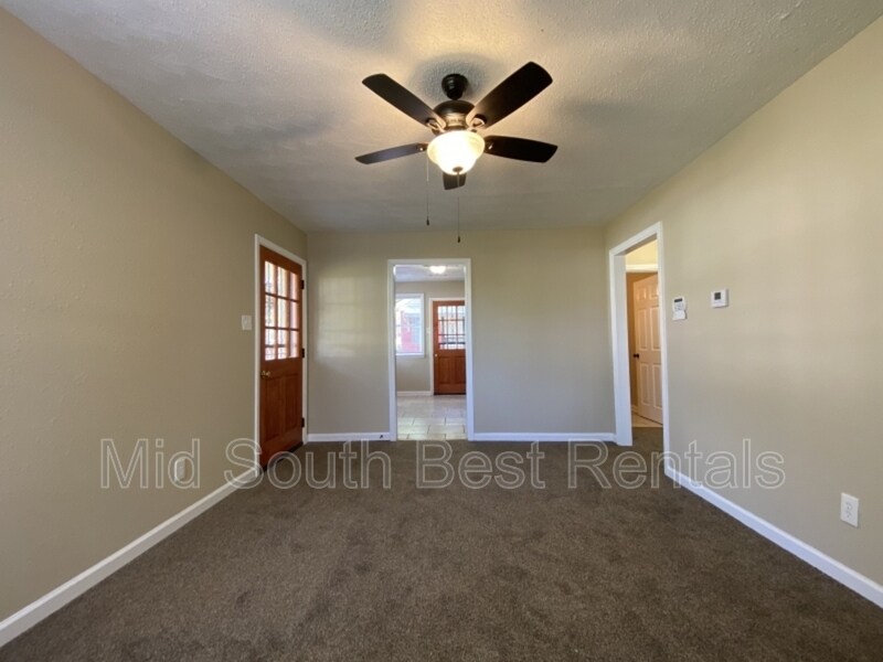 Foto del edificio - 2319 Twain Ave