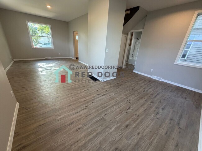 Building Photo - 608/610 7th St. N. - M