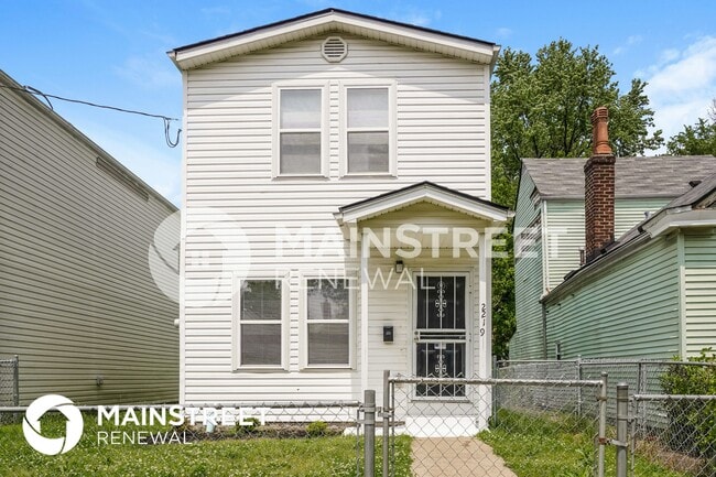 Building Photo - 2219 St Louis Ave
