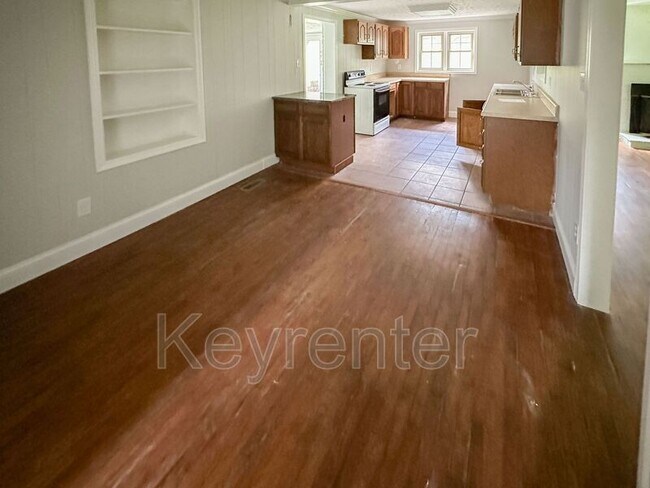 Foto del edificio - 7715 Greenwell Rd