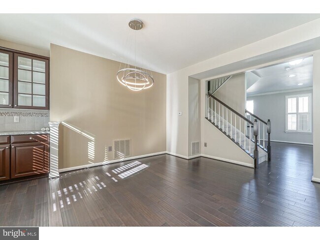 Building Photo - 32 Regency Ct