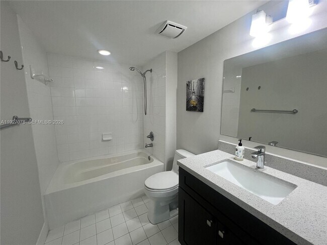 Foto del edificio - 1155 Brickell Bay Dr