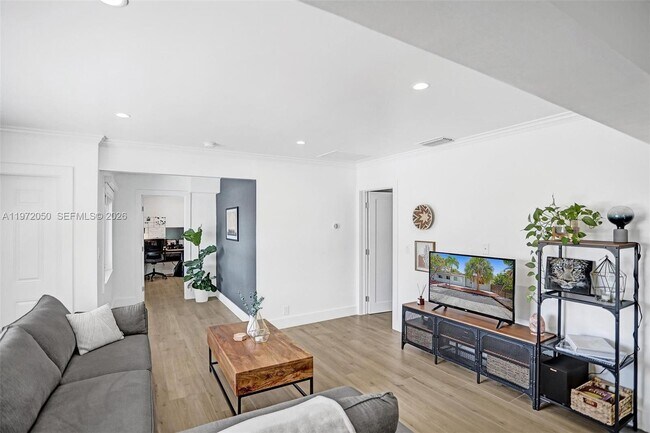 Foto del edificio - 3320 NE 13th Ave