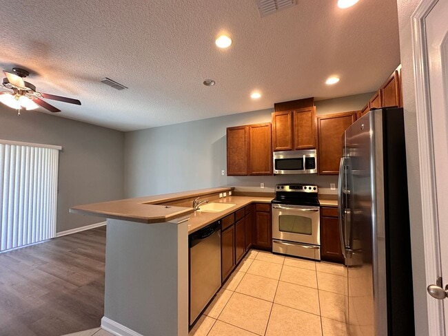 Foto del edificio - Immaculate 3/2.5 Townhome in Bartram Park-...