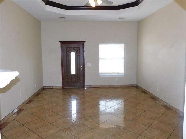 Building Photo - 5912 Sanderling Rd