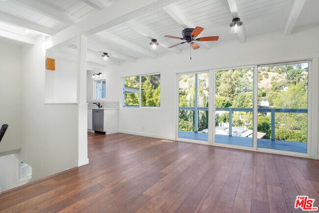 Foto del edificio - 8559 Brier Dr