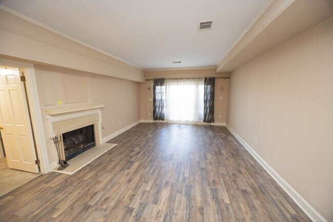 Foto del edificio - 2043 Hazel Hedge Ln