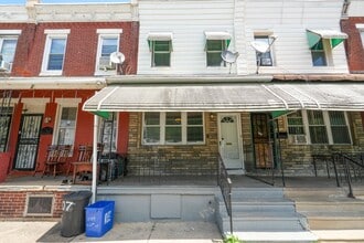 Building Photo - 2109 S 67th St