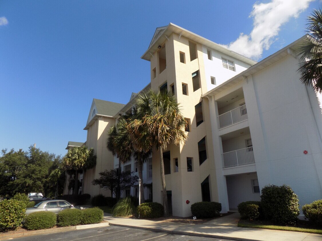 4270 Calinda Ln, Niceville, FL 32578 Condo for Rent in Niceville, FL