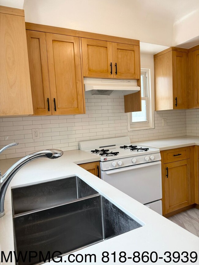 Foto del edificio - Ideally situated 2-Bed 2-Bath HOME