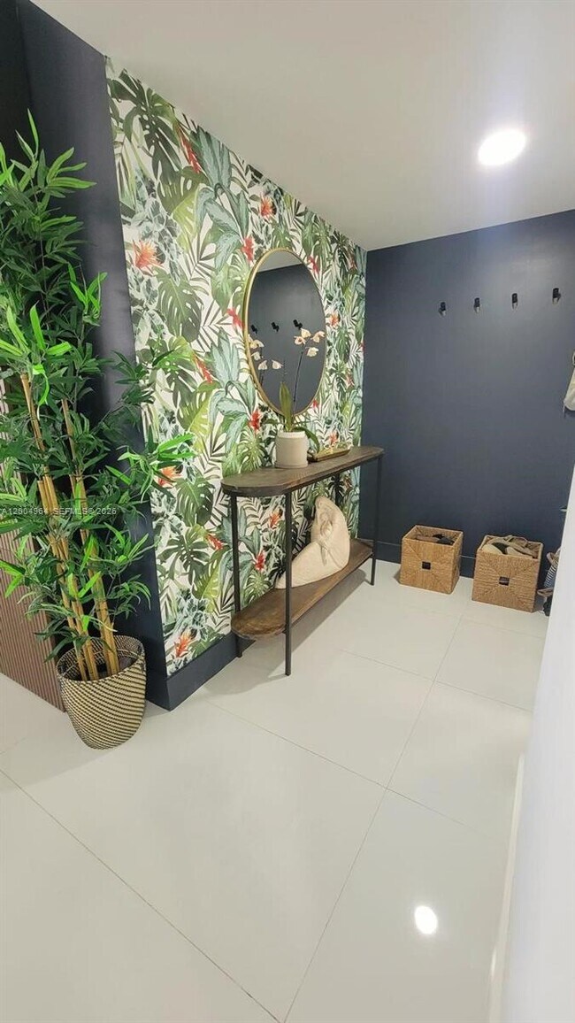 Foto del edificio - 250 Galen Dr