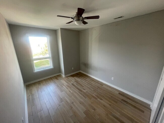 Foto del edificio - 1439 N Franklin St