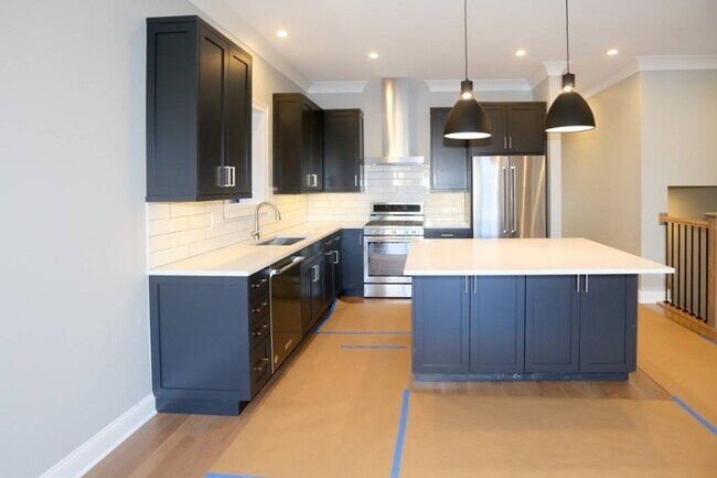 Foto del edificio - 2319 N Southport Ave