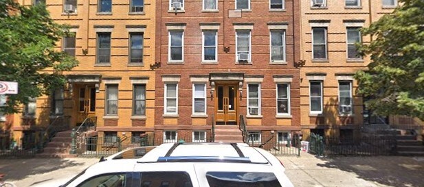 Foto principal - 17-17 Woodbine St