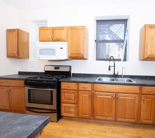 Building Photo - 2767 N Milwaukee Ave