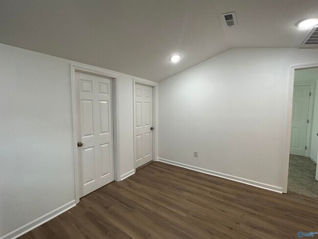 Foto del edificio - 325 Sectionline St