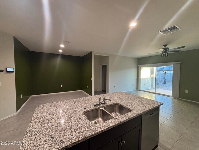 Foto del edificio - 9345 Greenhouse Rd