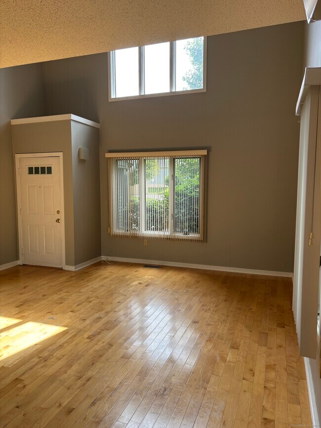 Foto del edificio - 350 Cavan Ln