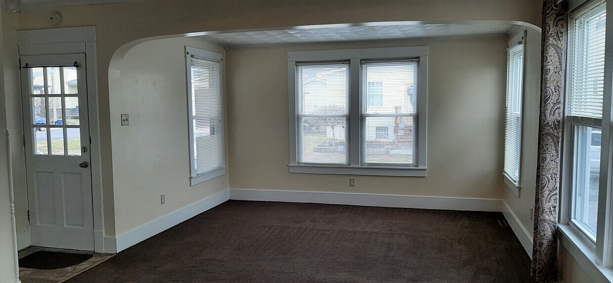 Living Room - 2723 Maple Ave