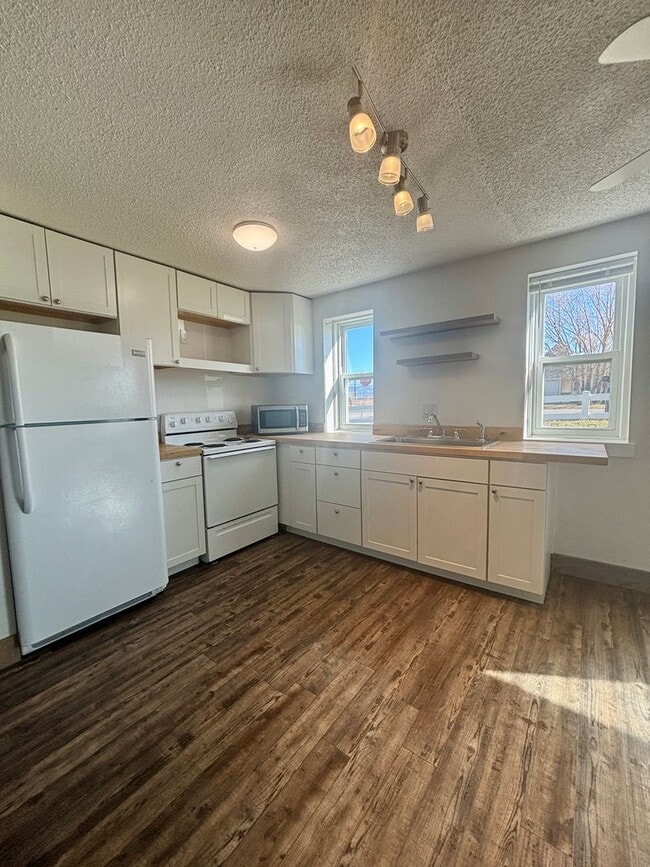 Foto del edificio - 413 N Cherry St