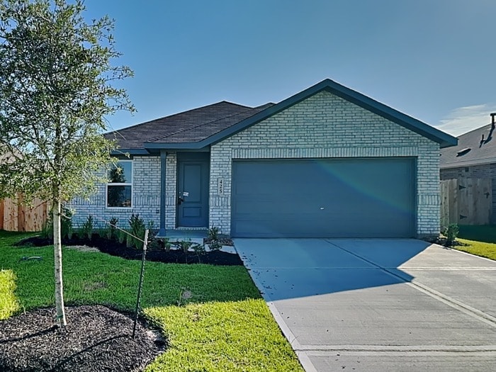 Primary Photo - 425 Texas Pecan Dr